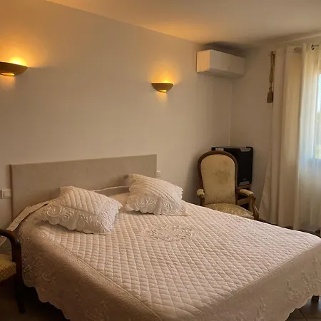 Oda ve Kahvaltı Le Clos Jasmin Boisseron